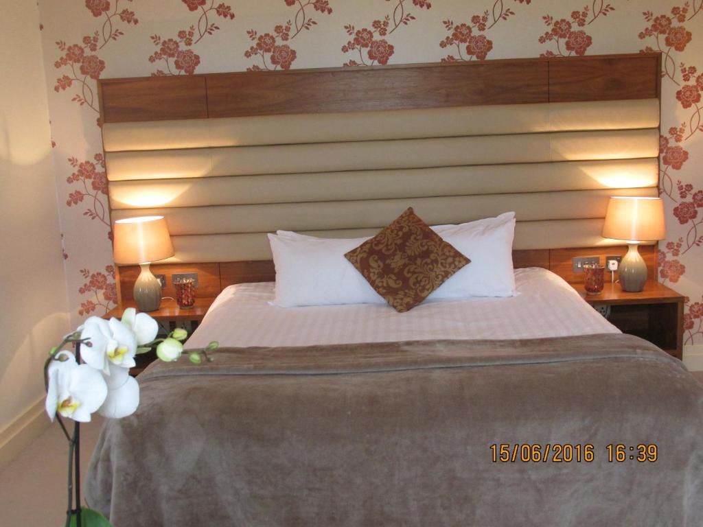 Отель Westport Country Lodge Hotel Уэстпорт